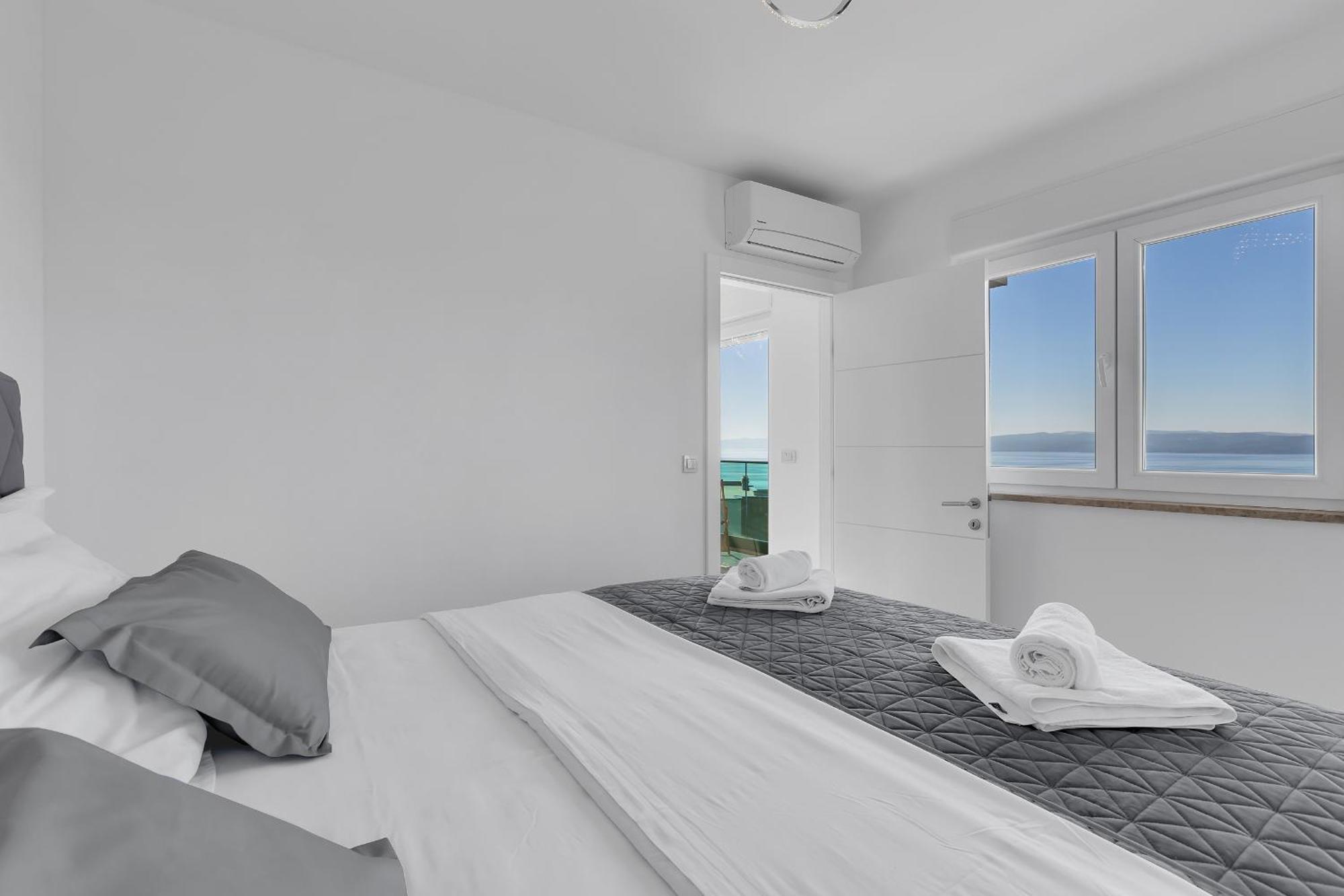 Exclusive Penthouse Big Blue With Private Jacuzzi Apartment Makarska Bagian luar foto