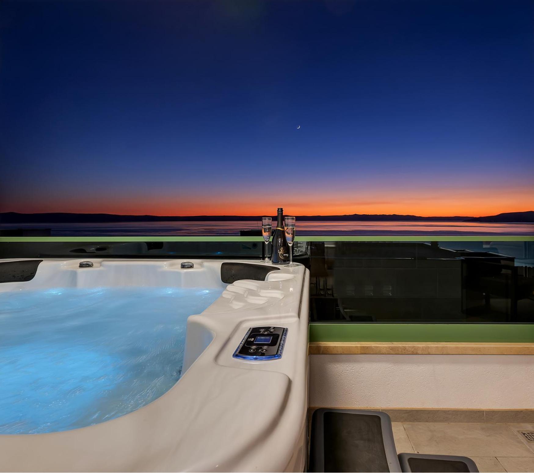 Exclusive Penthouse Big Blue With Private Jacuzzi Apartment Makarska Bagian luar foto