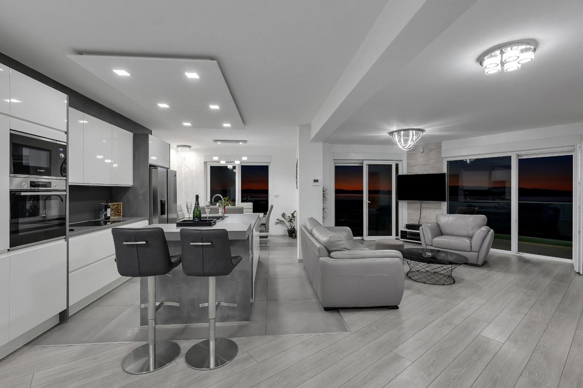 Exclusive Penthouse Big Blue With Private Jacuzzi Apartment Makarska Bagian luar foto