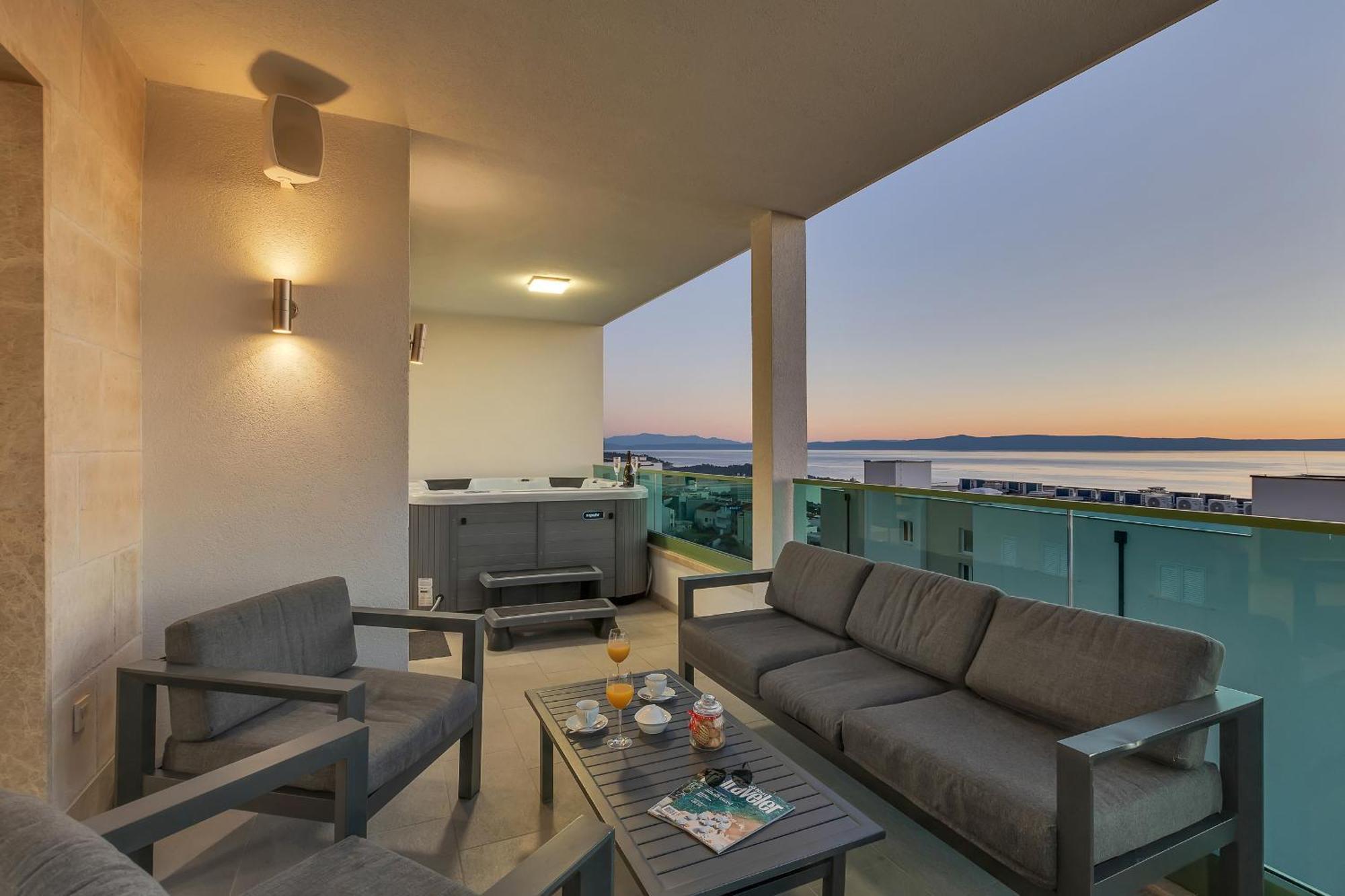 Exclusive Penthouse Big Blue With Private Jacuzzi Apartment Makarska Bagian luar foto