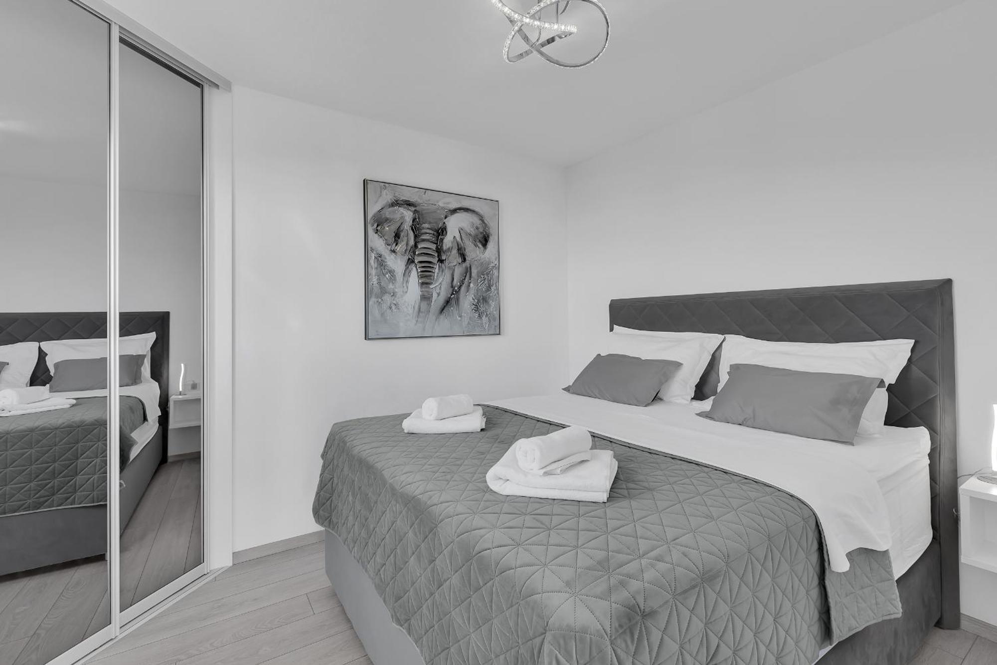 Exclusive Penthouse Big Blue With Private Jacuzzi Apartment Makarska Bagian luar foto